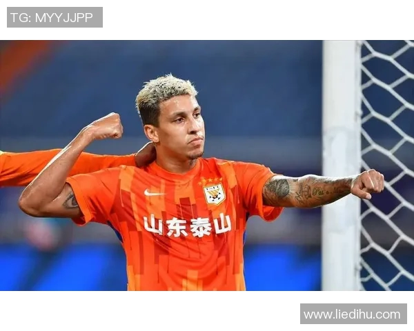 VAR判罚十大经典误判回顾与分析 究竟谁在背后影响了裁判决定