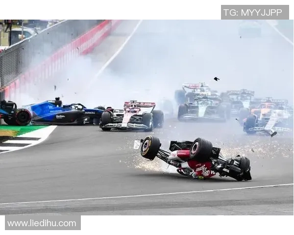 F1赛季精彩碰撞回顾及安全问题讨论